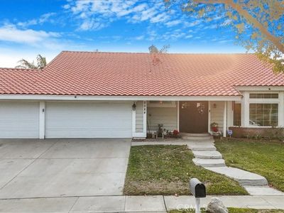 2084 N Riverside Ave