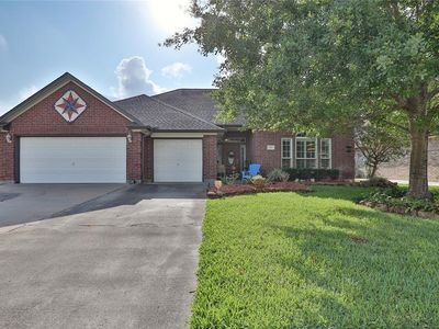 112 Majestic Oak Cir