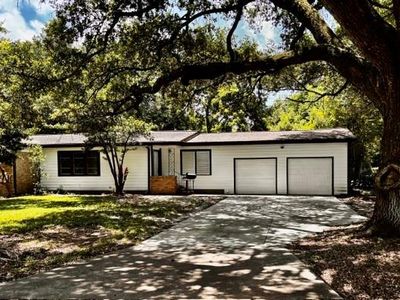 2419 Meadow Ln