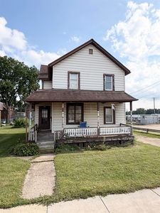221 W Mill St