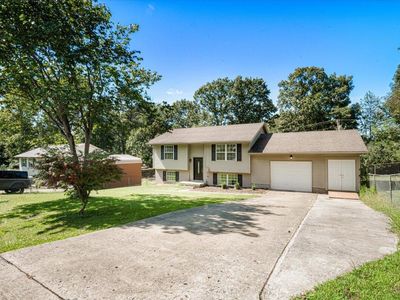 305 Maple St