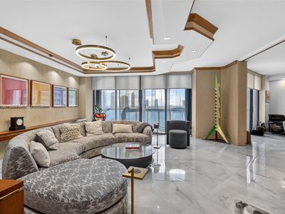 4000 Island Blvd APT 2602