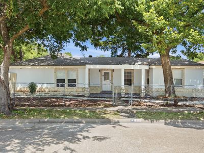 1143 Newport Ave