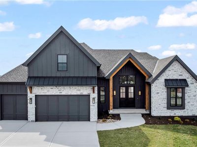 1812 NE Lashbrook Cir