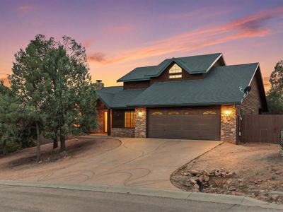 818 W Saint Moritz Dr