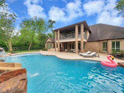 6102 Logan Creek Ln
