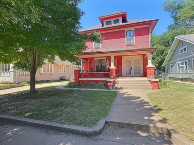 1211 N Larimer Ave