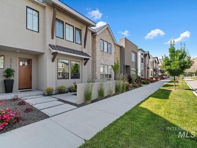 3275 S Millbrook Way