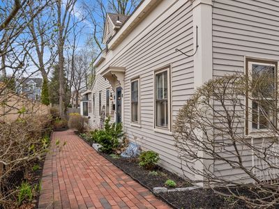 8 California St