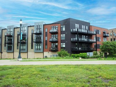 250 State St APT 402