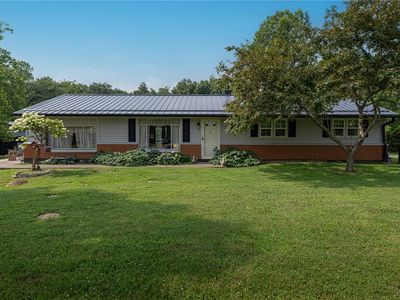 3276 Cemetery Rd