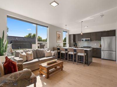 718 W Babcock St Unit 301