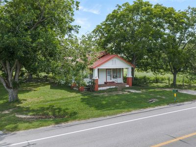 2005 W Grand Ave
