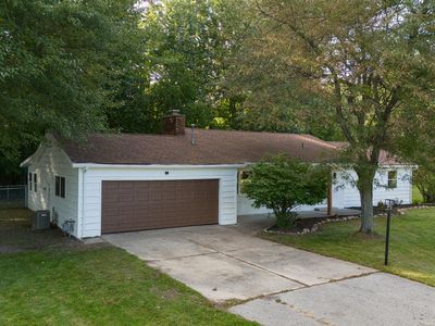 5564 Newton Ave