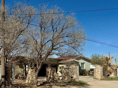 916 1/2 S Elizabeth St