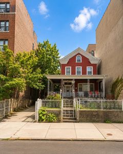 325-327 Fairmount Ave