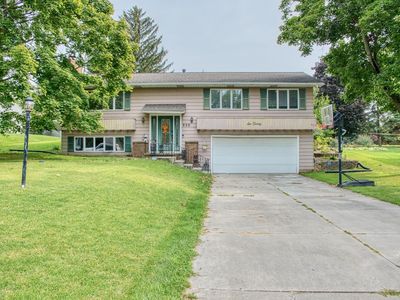 Property at 620 Crestview Dr, Corunna, MI