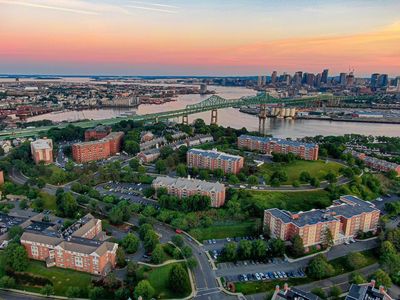 200 Captains Row APT 408
