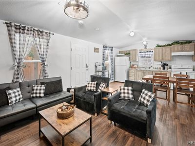 201 Maple Ln