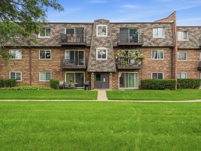 9388 Bay Colony Dr APT 1S