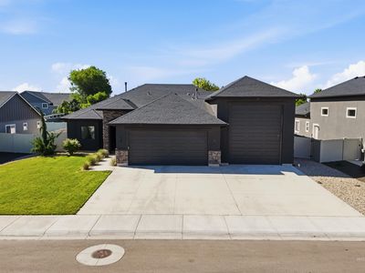 229 W Moray St