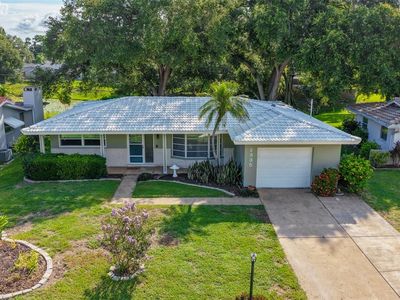 2335 Surrey Ln