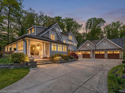 1041 Greentree Rd