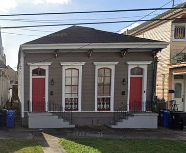 1924-22 Ursulines Ave