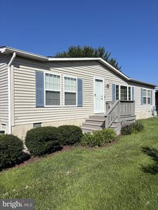 14 E Wind Dr