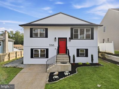 3766 President St