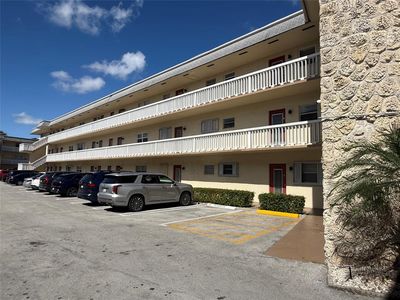 4331 NW 16th St #103 D