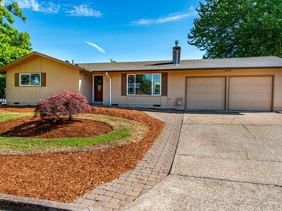 196 Maverick Ave