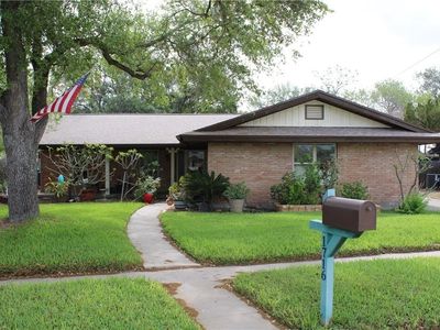 1716 Lawndale Dr