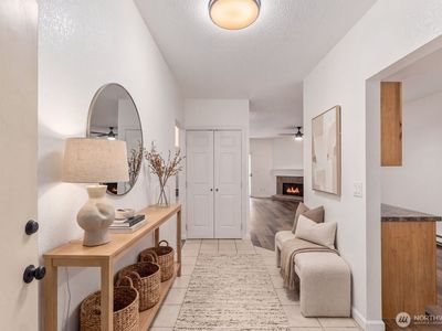 Property at 14475 NE 40th St #E202, Bellevue, WA