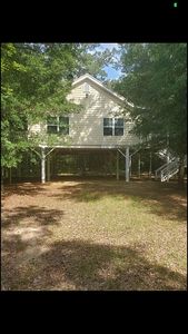 37 Riverside Dr
