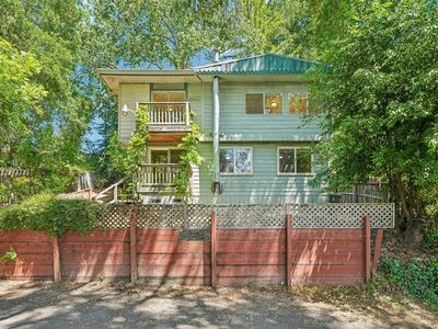 8176 Grape Avenue