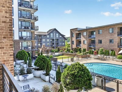 200 Manufacturers Rd APT 320