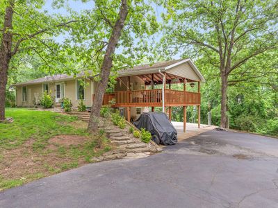 208 Lafayette Lane