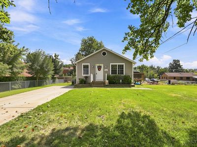 3704 Crestnoll Ln
