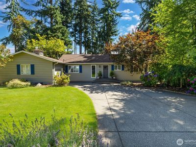 4211 Shoshone Street W