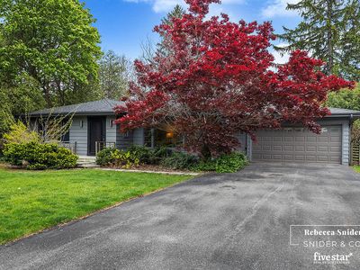 3134 Midland Dr SE