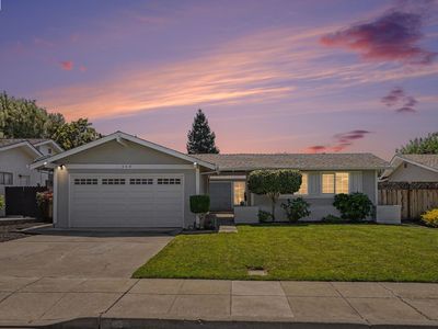 649 Canterbury Ave