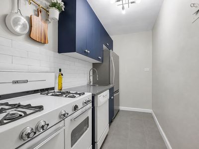142-05 Roosevelt Ave APT 320