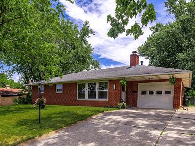 206 Lawrence Ave