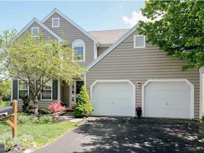415 Carpenters Cove Ln