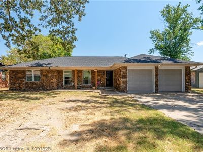 2108 N 47th Ter