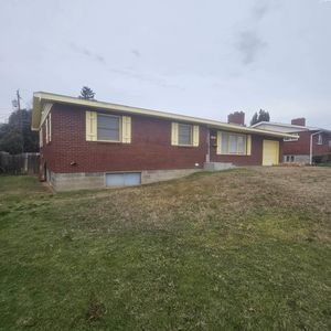 704 Euclid St