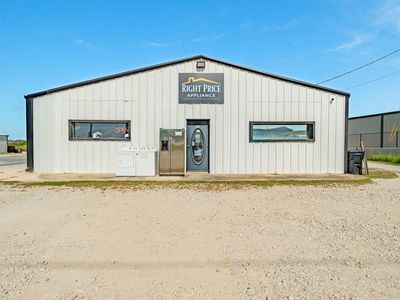 930 N Highway 377