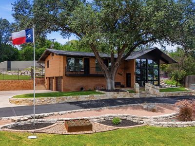 307 E WOODLAKE DR