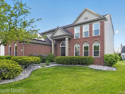 Property at 8068 Creek Bend Dr, Ypsilanti, MI